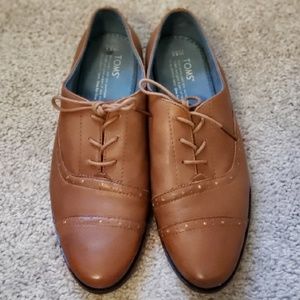 TOMS Leather Oxfords Size 8.5